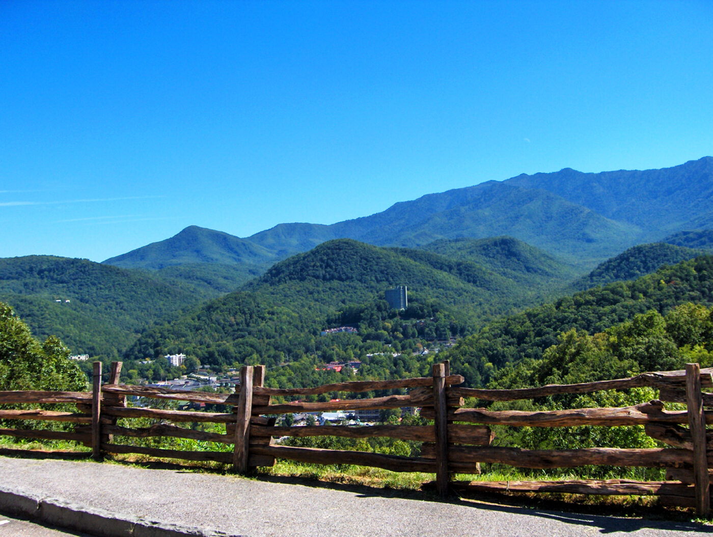Looking across the suspension bridge deck toward the far-side observation platform